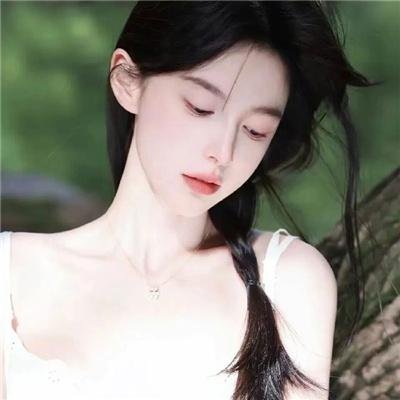 战火中的花蕾